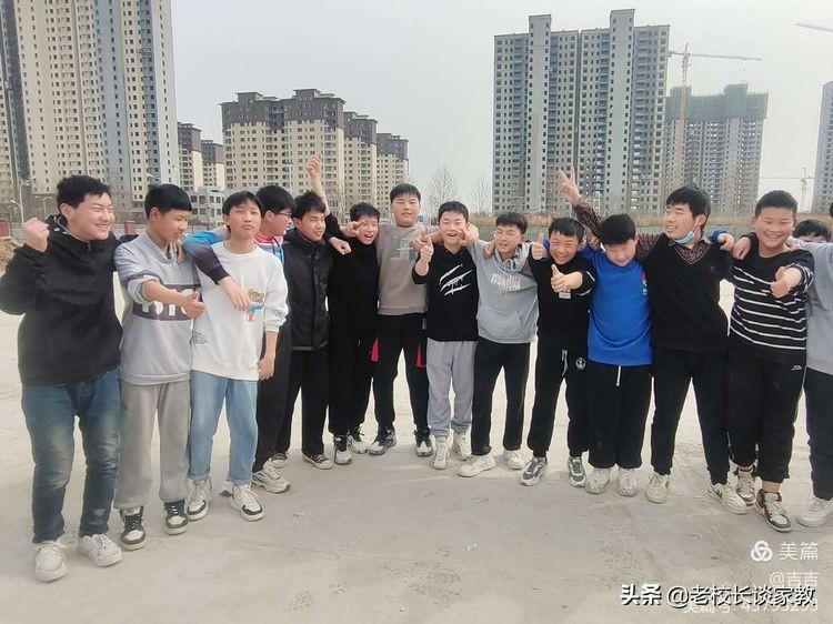 “一根绳一条心 拔河比赛聚人心”——2022年春期赵河学校拔河比赛(图43)