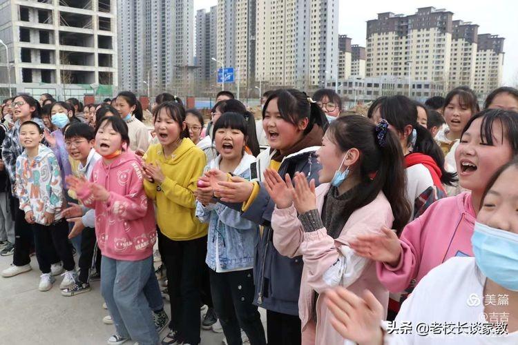 “一根绳一条心 拔河比赛聚人心”——2022年春期赵河学校拔河比赛(图52)