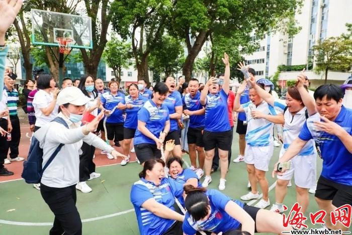 气“拔”山“河”勇争先！海口龙华区“工会杯”拔河比赛“绳”彩飞扬(图3)