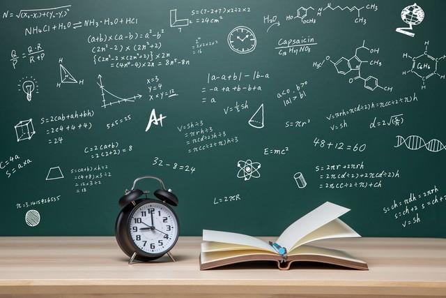 爱因斯坦：“学习知识要善于思考，思考，再思。”(图2)