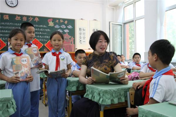 郭蕾：尊重规律，科学管理，减负提质，助力成长(图1)