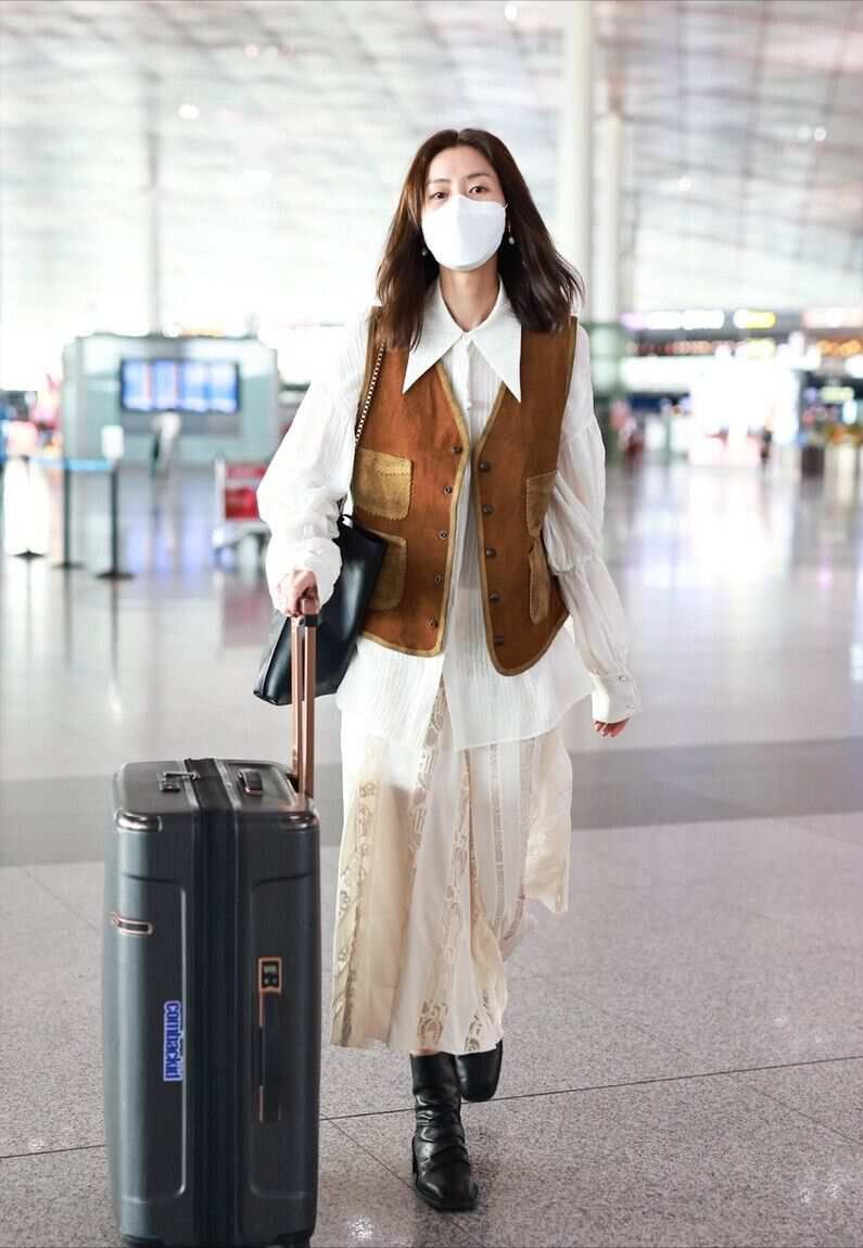 今秋火了一种穿搭叫“美拉德”，6大配色方案，开启秋日氛围美(图11)