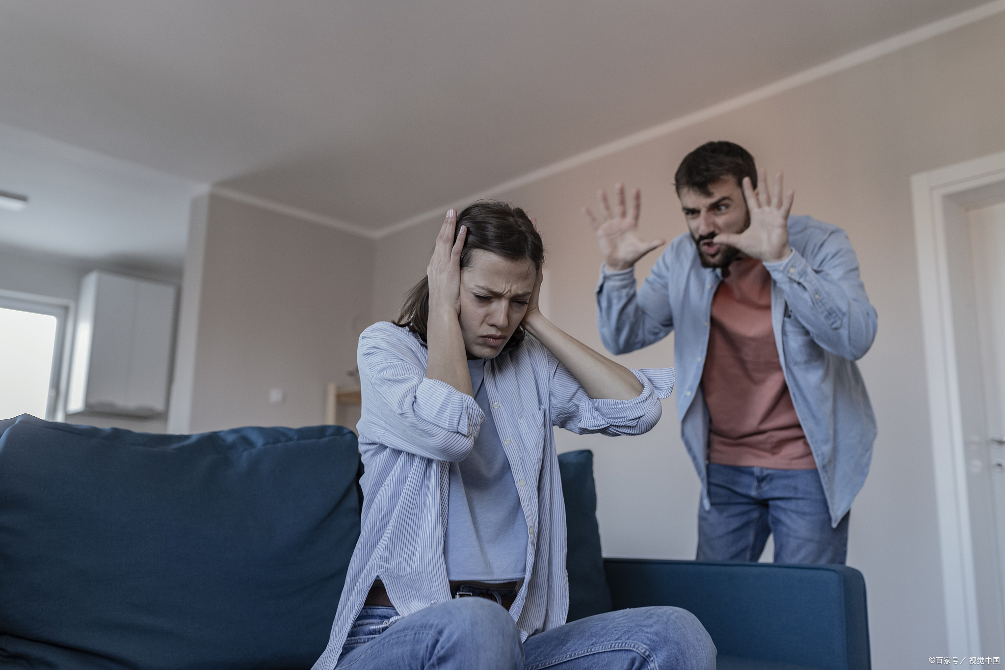 疼啥啊，忍忍就好！深夜听见老公对婆婆说的话，我大骂老公无情(图5)