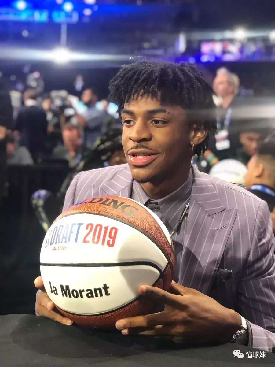 史上最无聊的选秀大会！他是唯一的惊喜，他被选中那刻太值得哭了(图8)