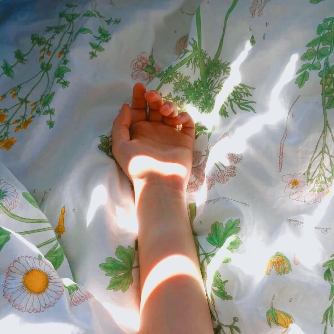 超火文艺短句：愿你三冬暖，愿你春不寒，愿你一路上，有良人相伴(图4)