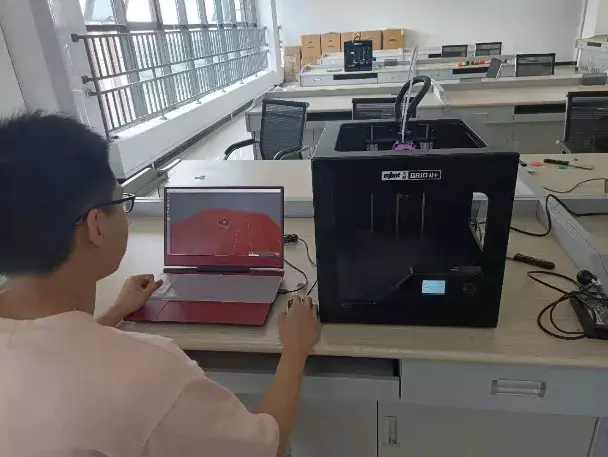 教育不在于灌输，而在于点燃火焰——机电工程学院教师王媛(图4)