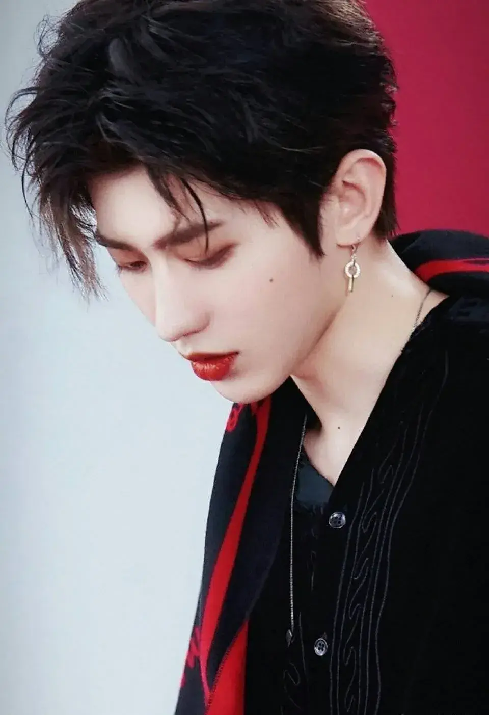 蔡徐坤：少年偶像的创作与奋斗之路(图1)