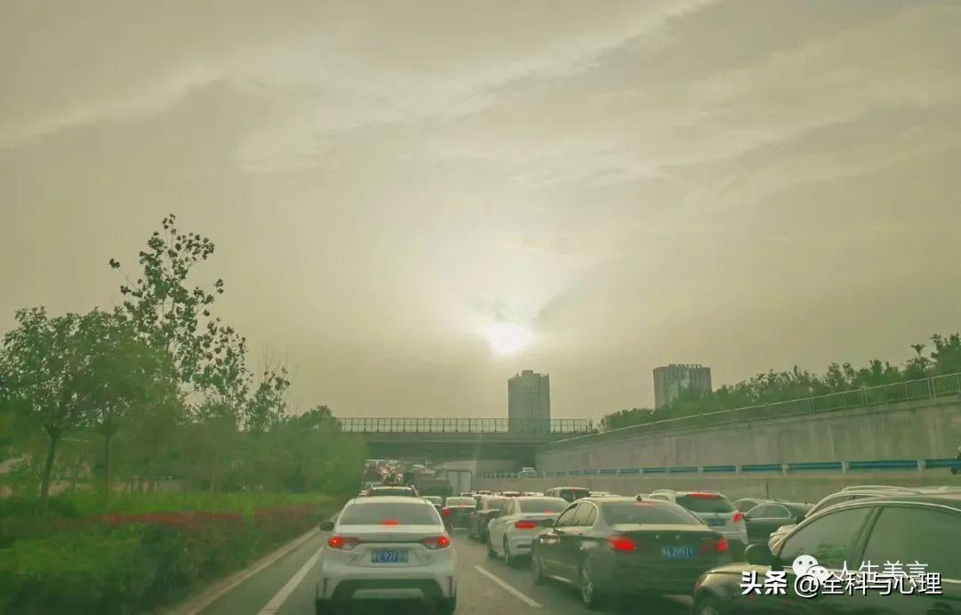 句句扎心的伤感文案，唯美悲伤语录短句(图2)