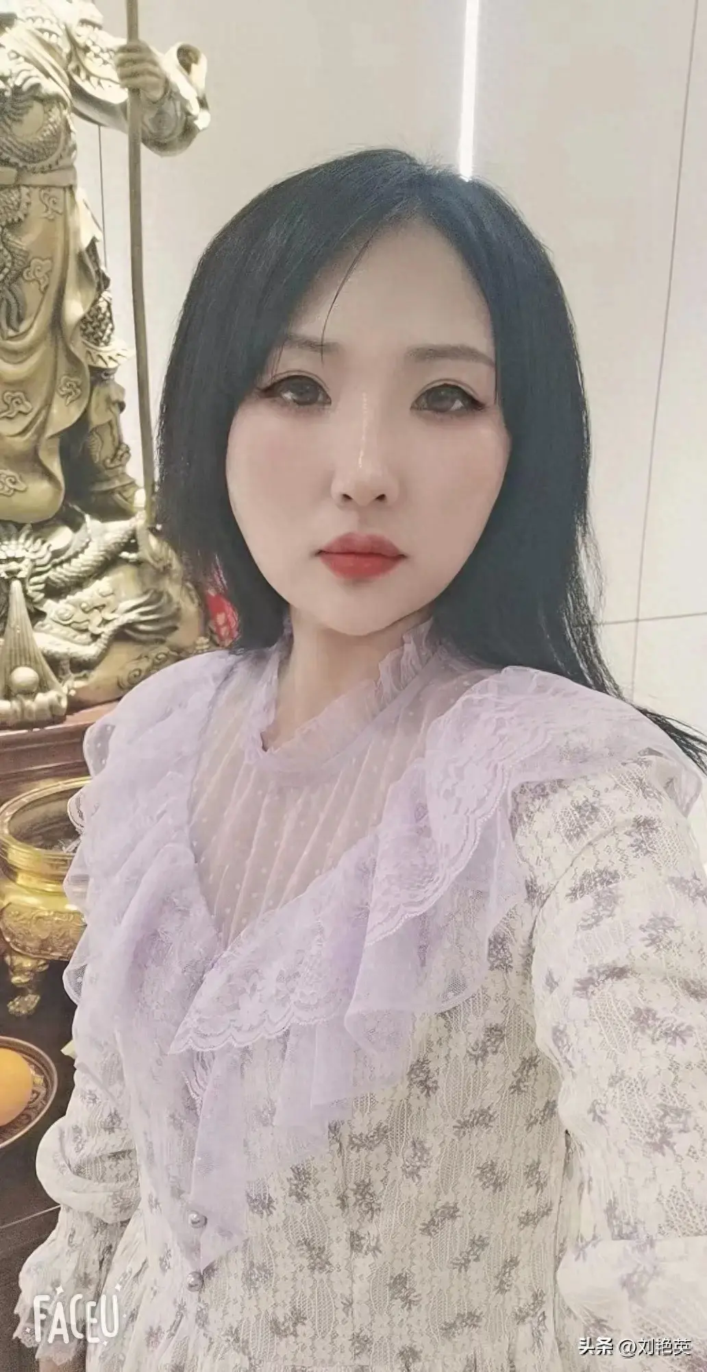 韩寒丨寂夜花影:公园漫步的美丽邂逅(图1)