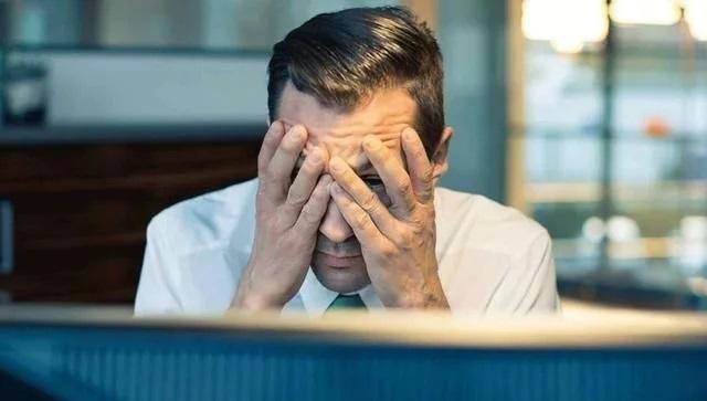 发朋友圈加班的句子，心情短语，我是苦逼的上班族(图1)