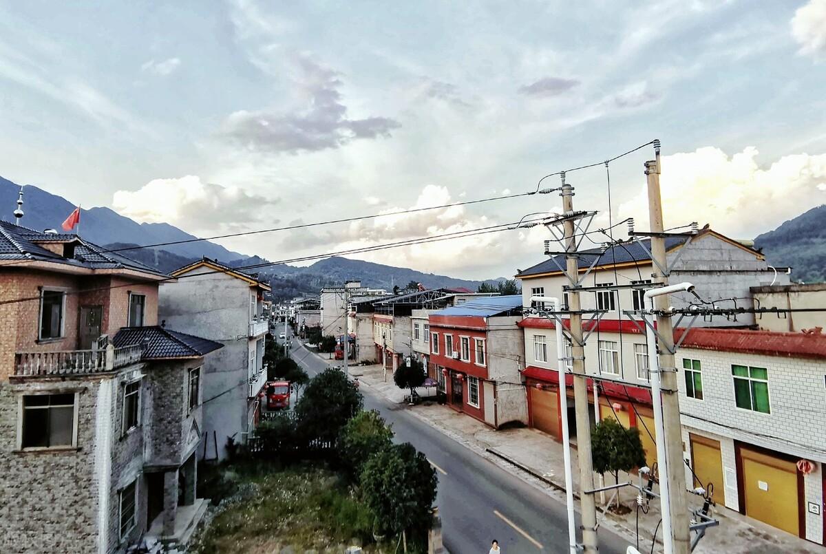 20句写给故乡文案，小孩眺望远方，成人怀念故乡(图5)