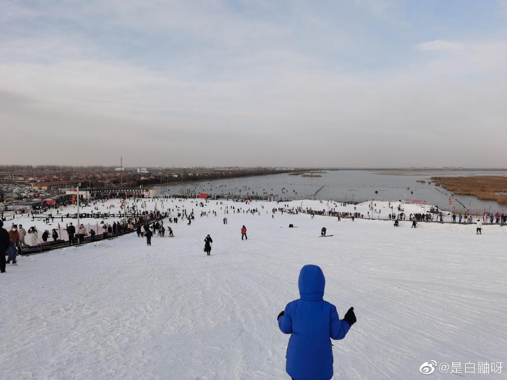 关于宝宝不睡觉朋友圈说说(精选20句) 晒娃不睡觉幽默句子(图1)