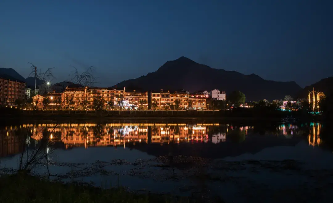 夜街夜景夜逐灯，时光清浅，石泉所遇皆是美好(图17)