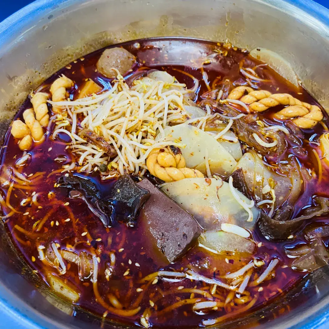 夜街夜景夜逐灯，时光清浅，石泉所遇皆是美好(图21)