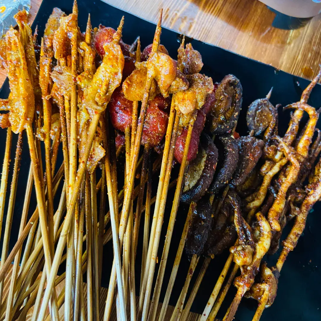 夜街夜景夜逐灯，时光清浅，石泉所遇皆是美好(图23)