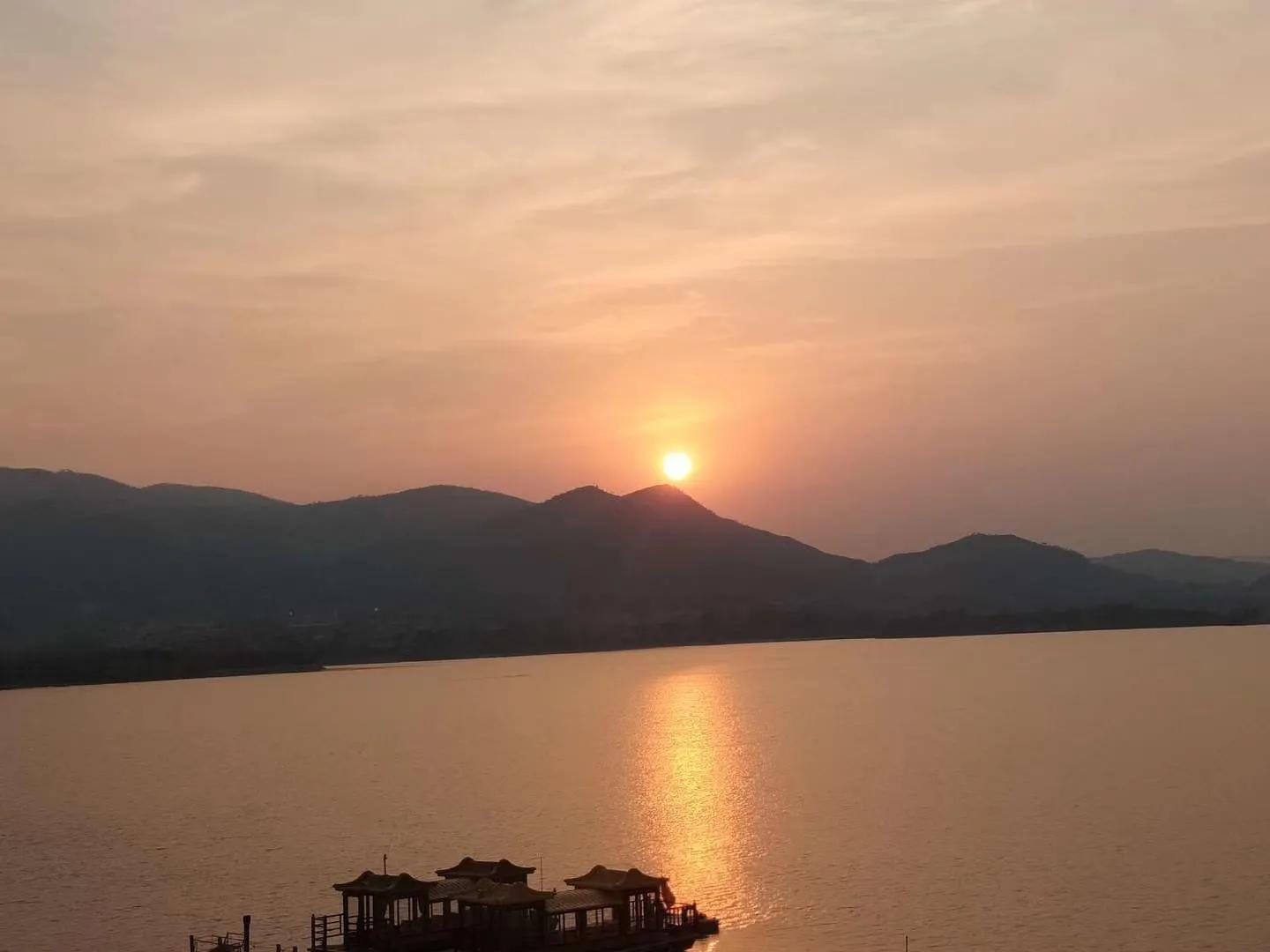 时间改变一切的真实句子，一辈子活着真的好难啊(图2)