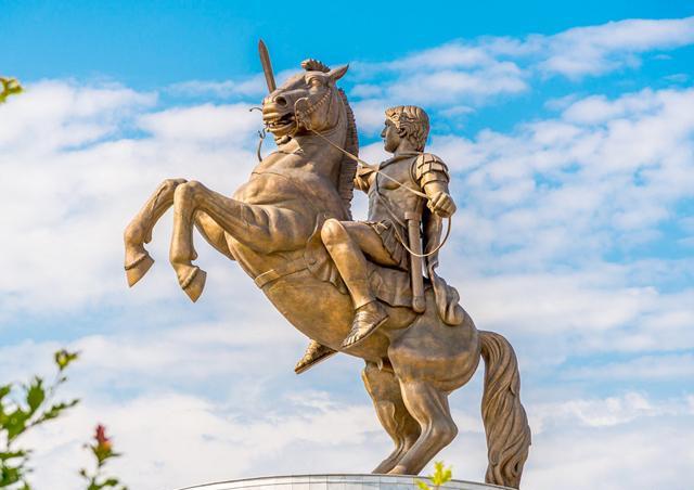 亚历山大很霸气的名言，仅12个字，就能让人战无不胜攻无不克(图1)