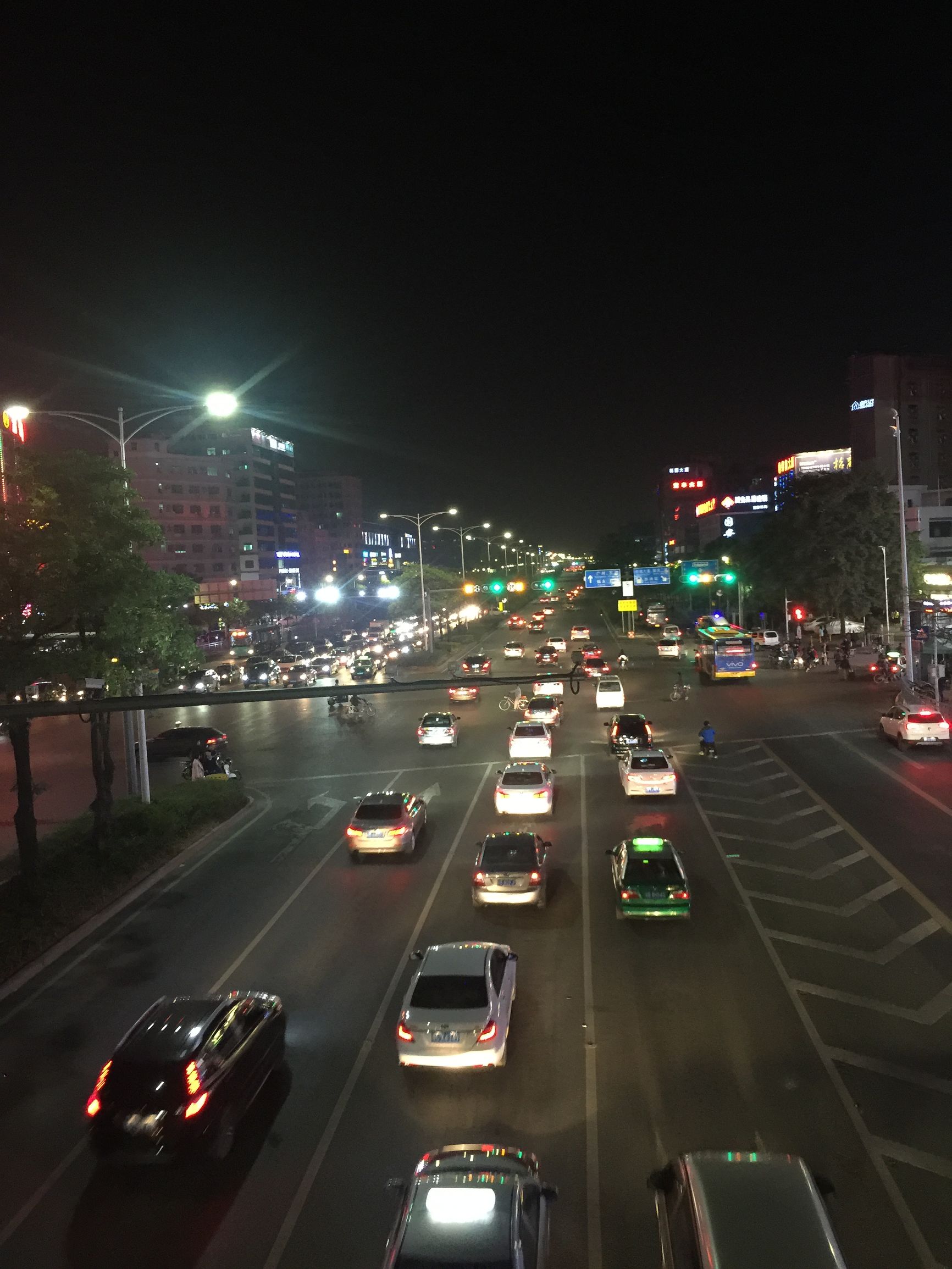 致独自在深圳拼搏的城市建设人(图1) 致独自在深圳拼搏的城市建设人(图1)