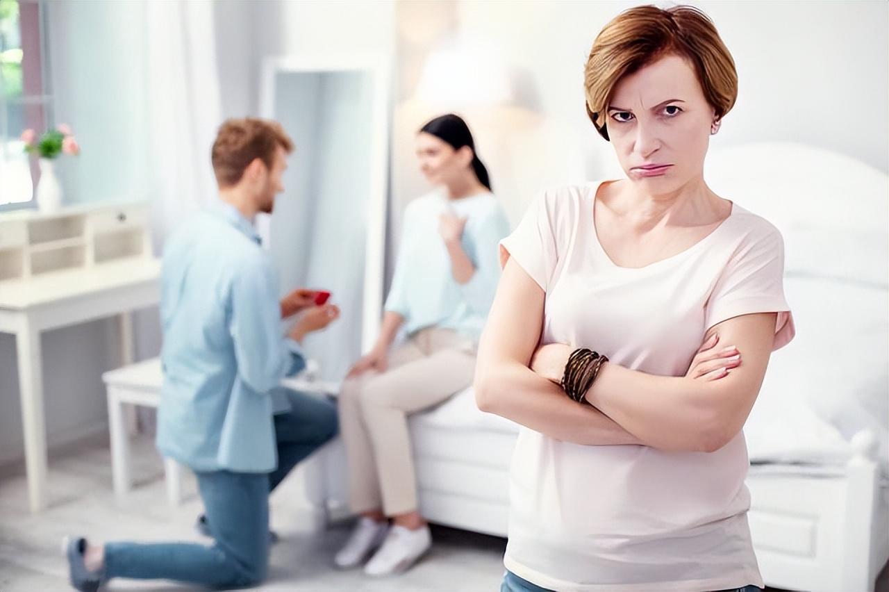 女人想给你“戴绿帽”？说这4句话就是证据，男人千万别上当！(图3)