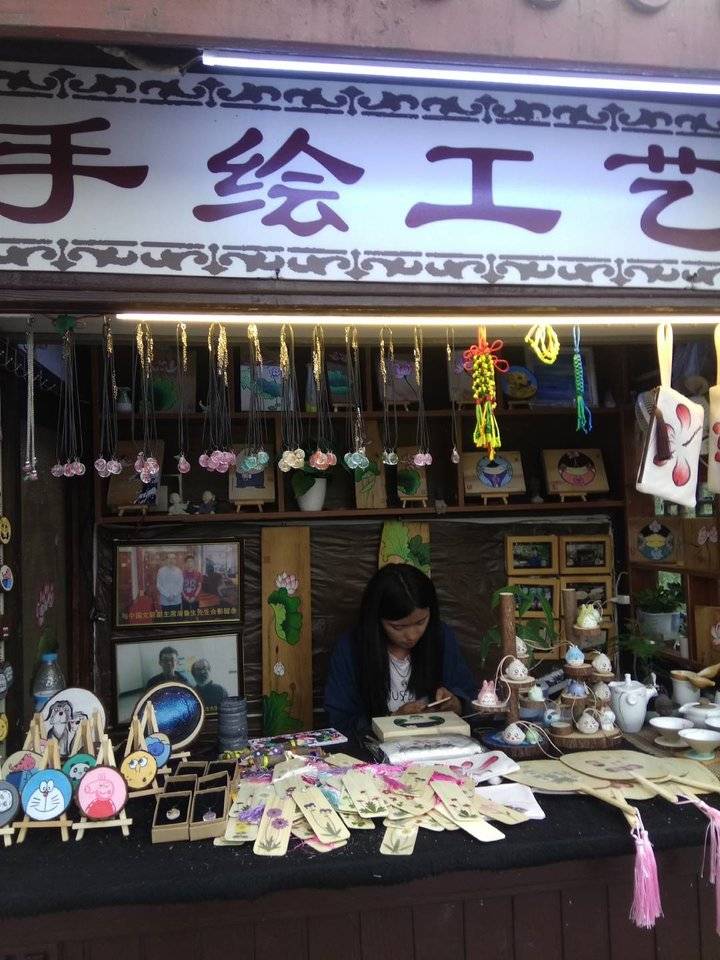 盲肠似的古巷:桃花流水,不出人间;古巷一步,亦成诗篇(图13) 盲肠似的古巷:桃花流水,不出人间;古巷一步,亦成诗篇(图13)