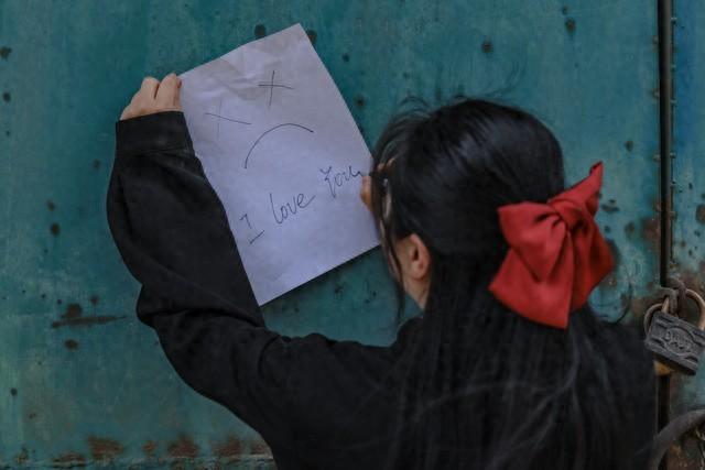 30条以“我还是喜欢你”开头的句子文案(图1)