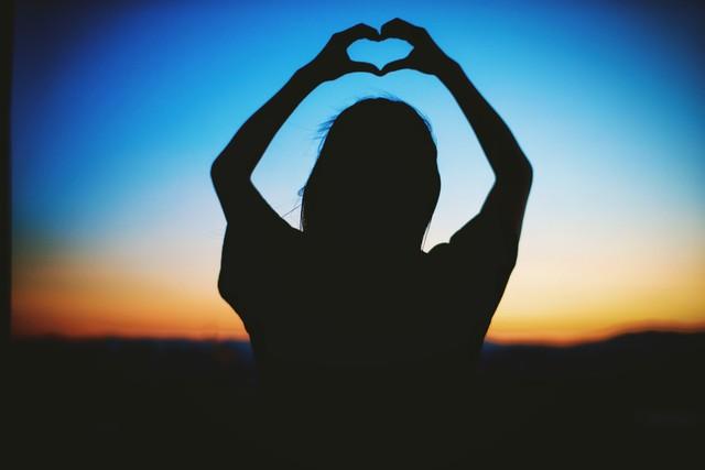 30条以“我还是喜欢你”开头的句子文案(图4)