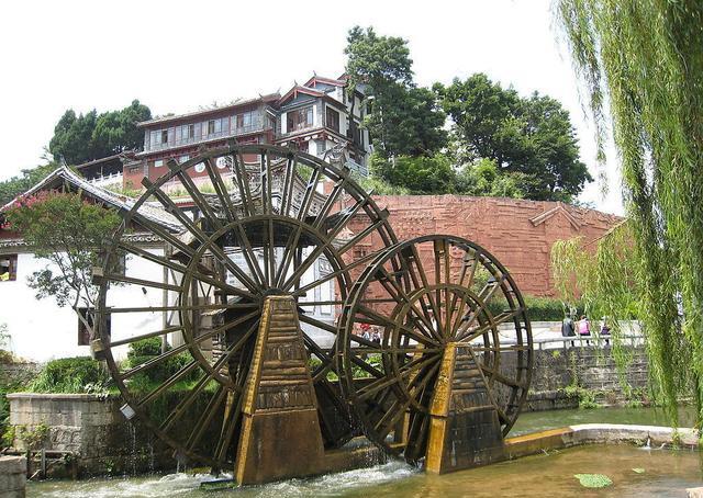 水车轮转飞珠玉，溅浪激花，苍韵弥弥(图4)