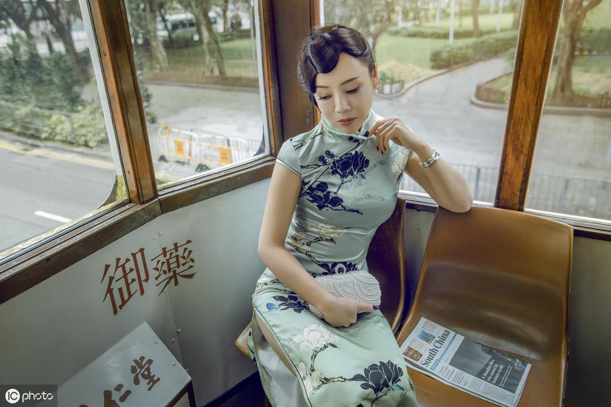 旗袍之美低吟浅唱着一曲江南风情，暗香流韵(图4)