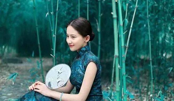 旗袍之美低吟浅唱着一曲江南风情，暗香流韵(图6)