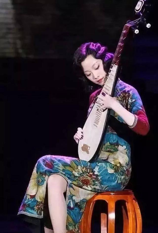 旗袍之美低吟浅唱着一曲江南风情，暗香流韵(图7)