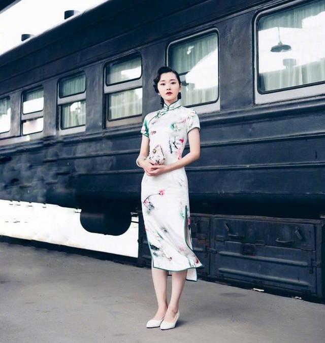 旗袍之美低吟浅唱着一曲江南风情，暗香流韵(图21)