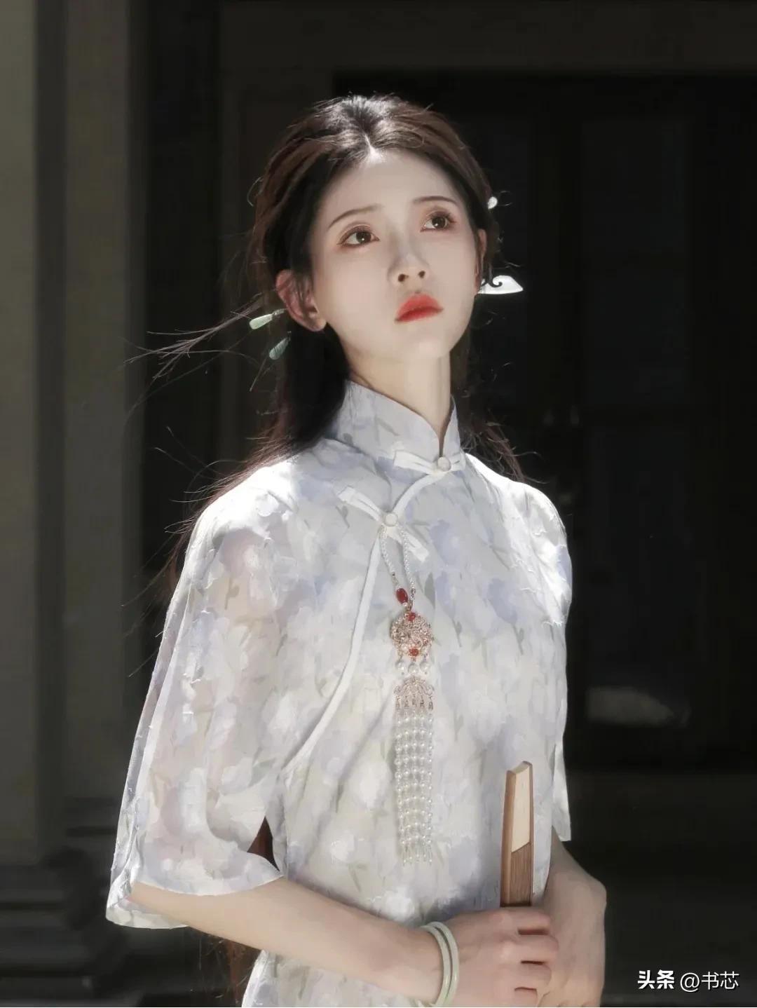 旗袍／裹着诗词的雅韵，摇曳着淡淡的风(图1)