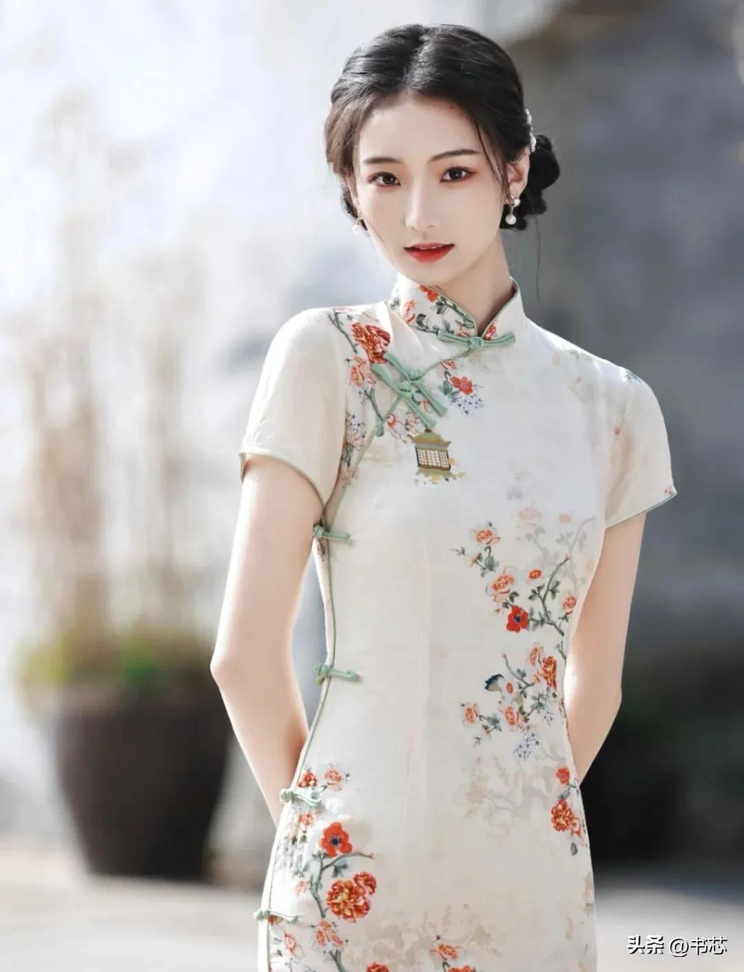 旗袍／裹着诗词的雅韵，摇曳着淡淡的风(图13)