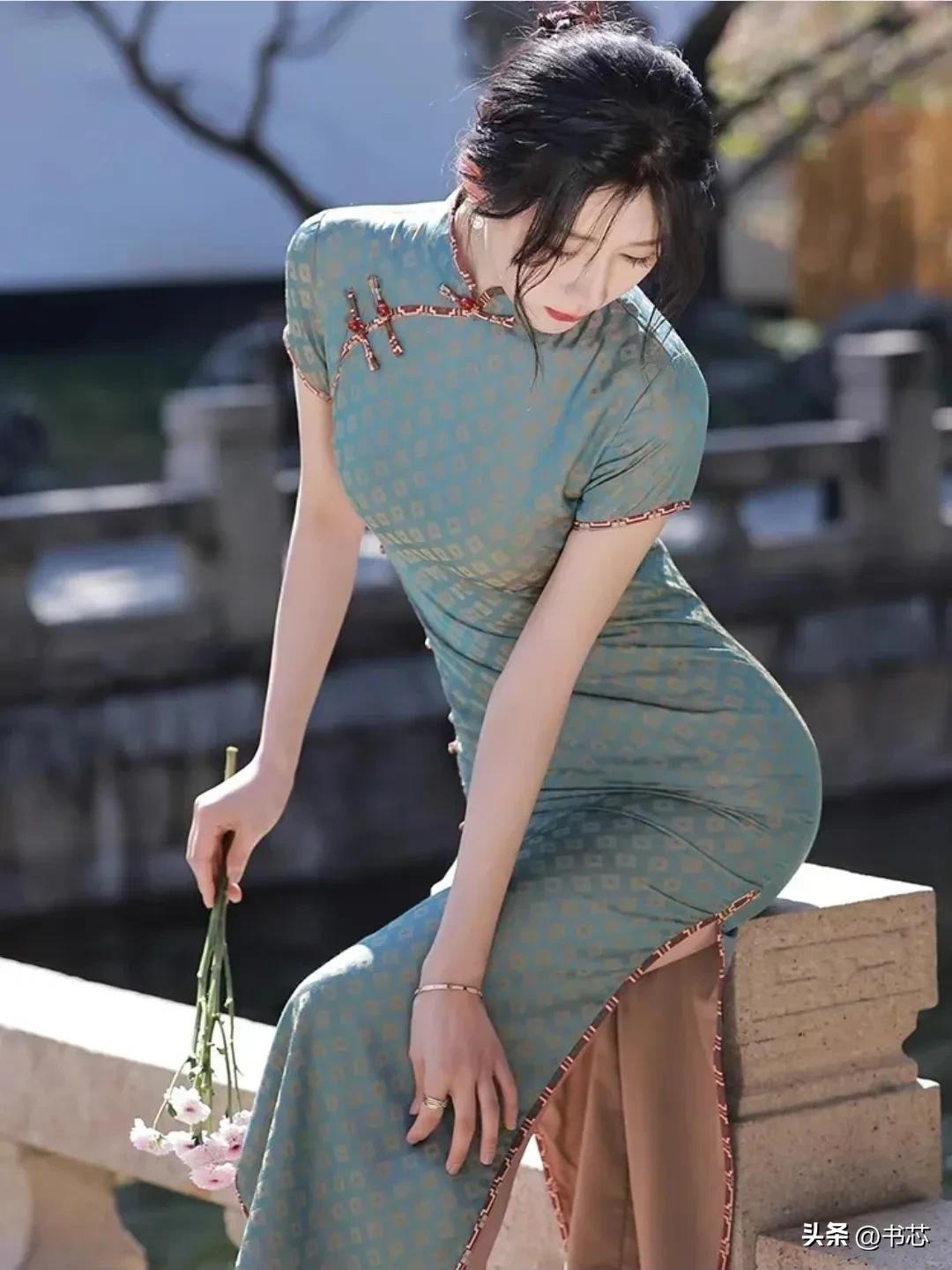 旗袍／裹着诗词的雅韵，摇曳着淡淡的风(图15)