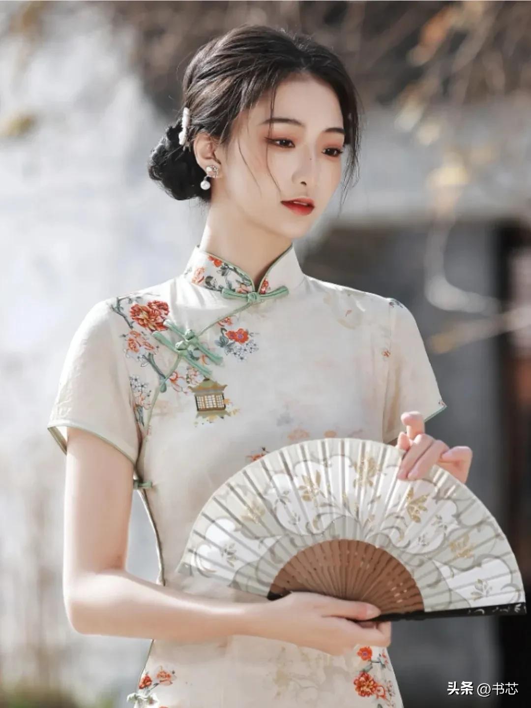 旗袍／裹着诗词的雅韵，摇曳着淡淡的风(图17)