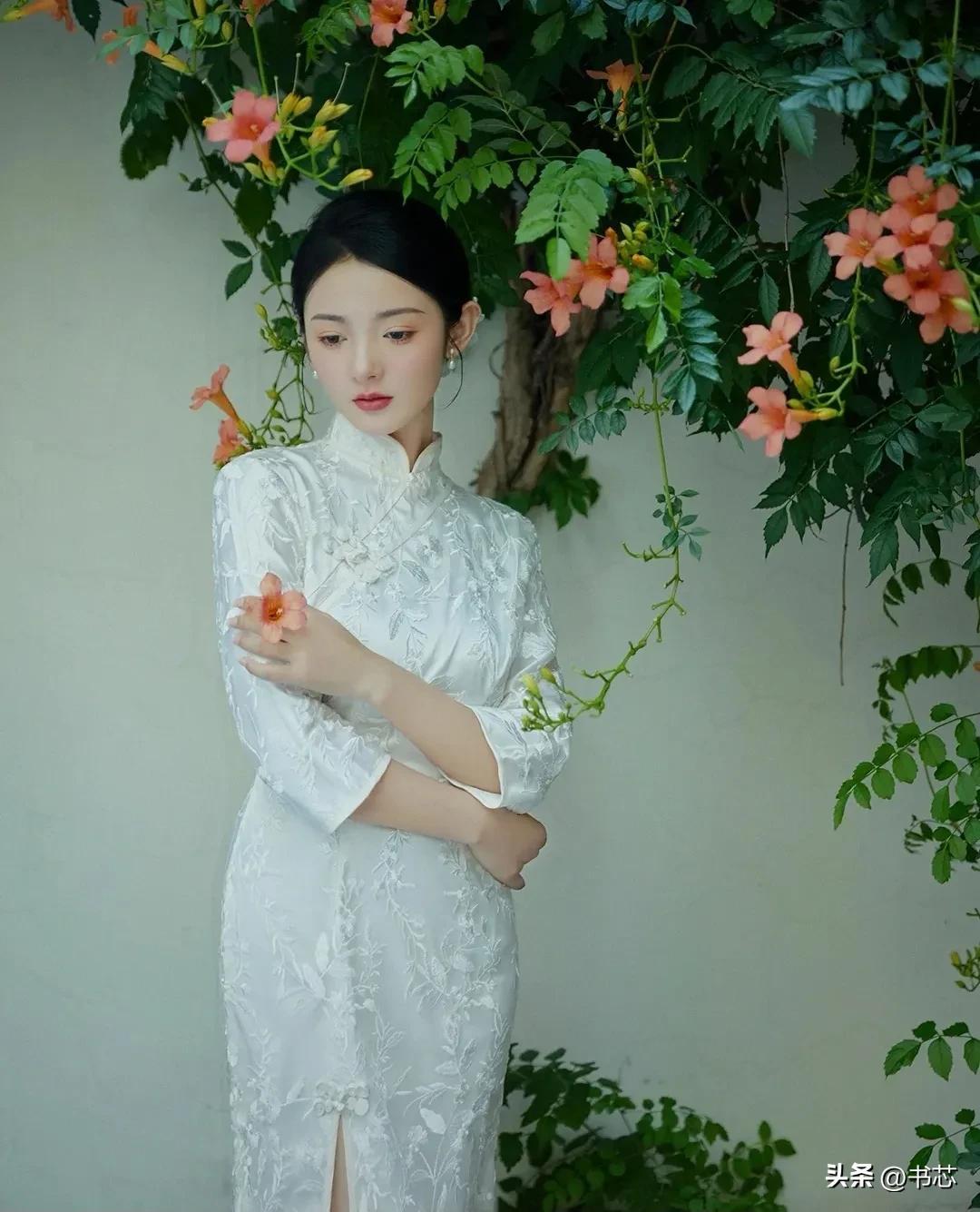 旗袍／裹着诗词的雅韵，摇曳着淡淡的风(图24)