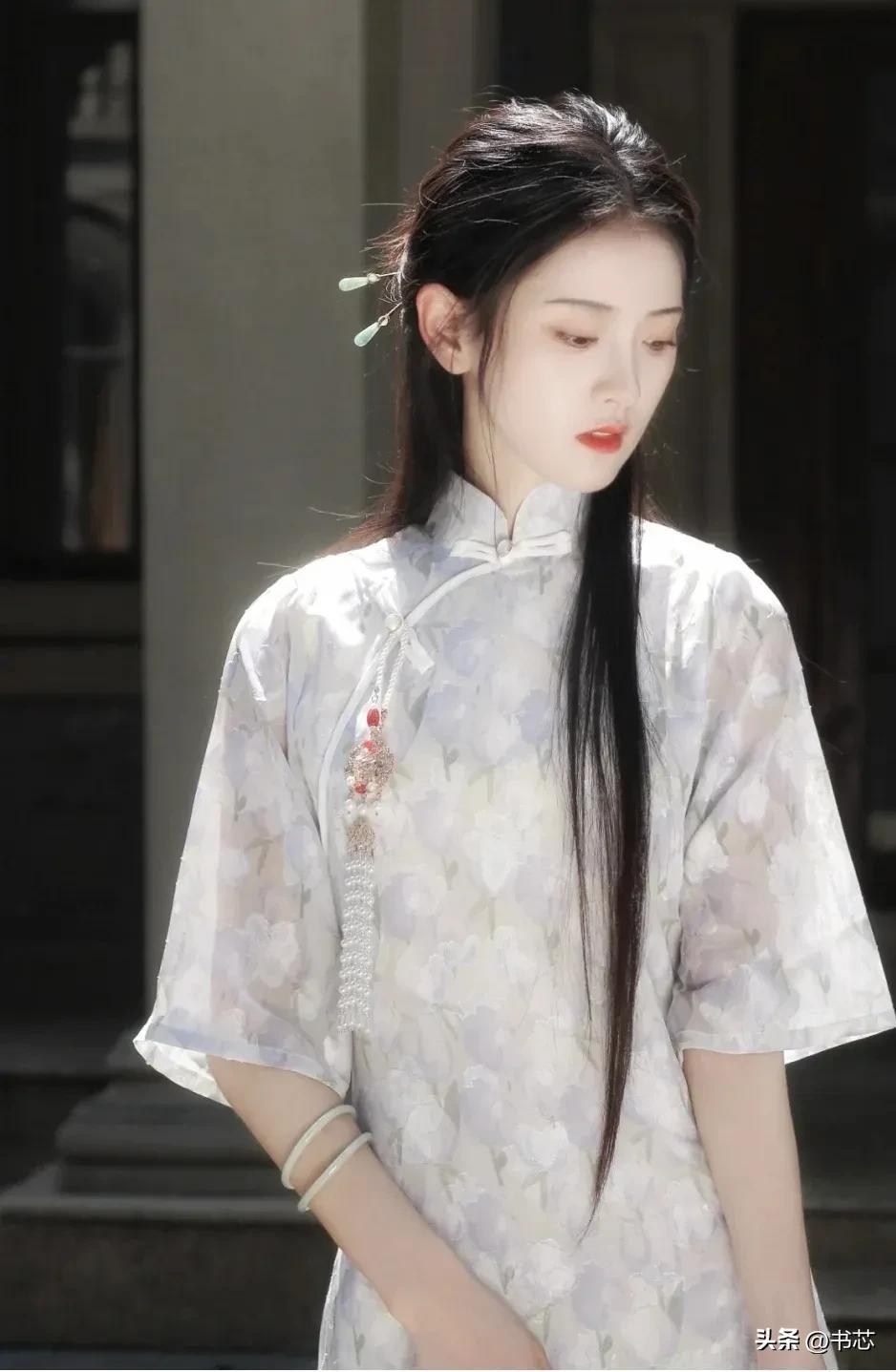 旗袍／裹着诗词的雅韵，摇曳着淡淡的风(图25)