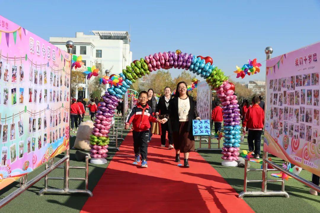 习礼感恩励志 育才学校“成长礼”爱意融融(图4)