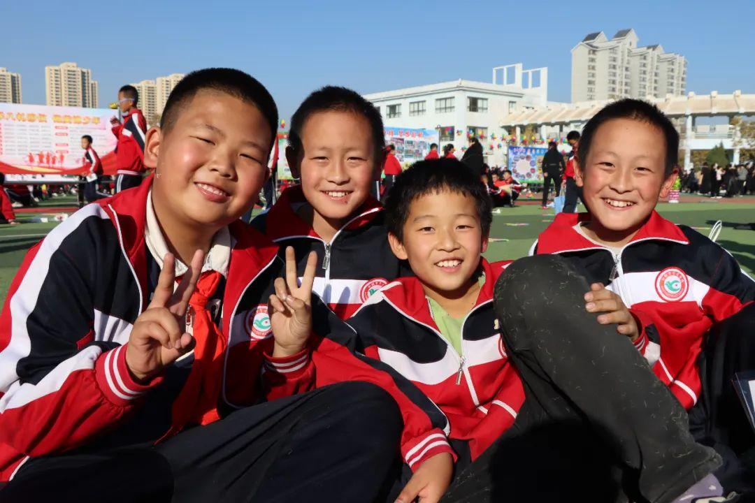 习礼感恩励志 育才学校“成长礼”爱意融融(图11)