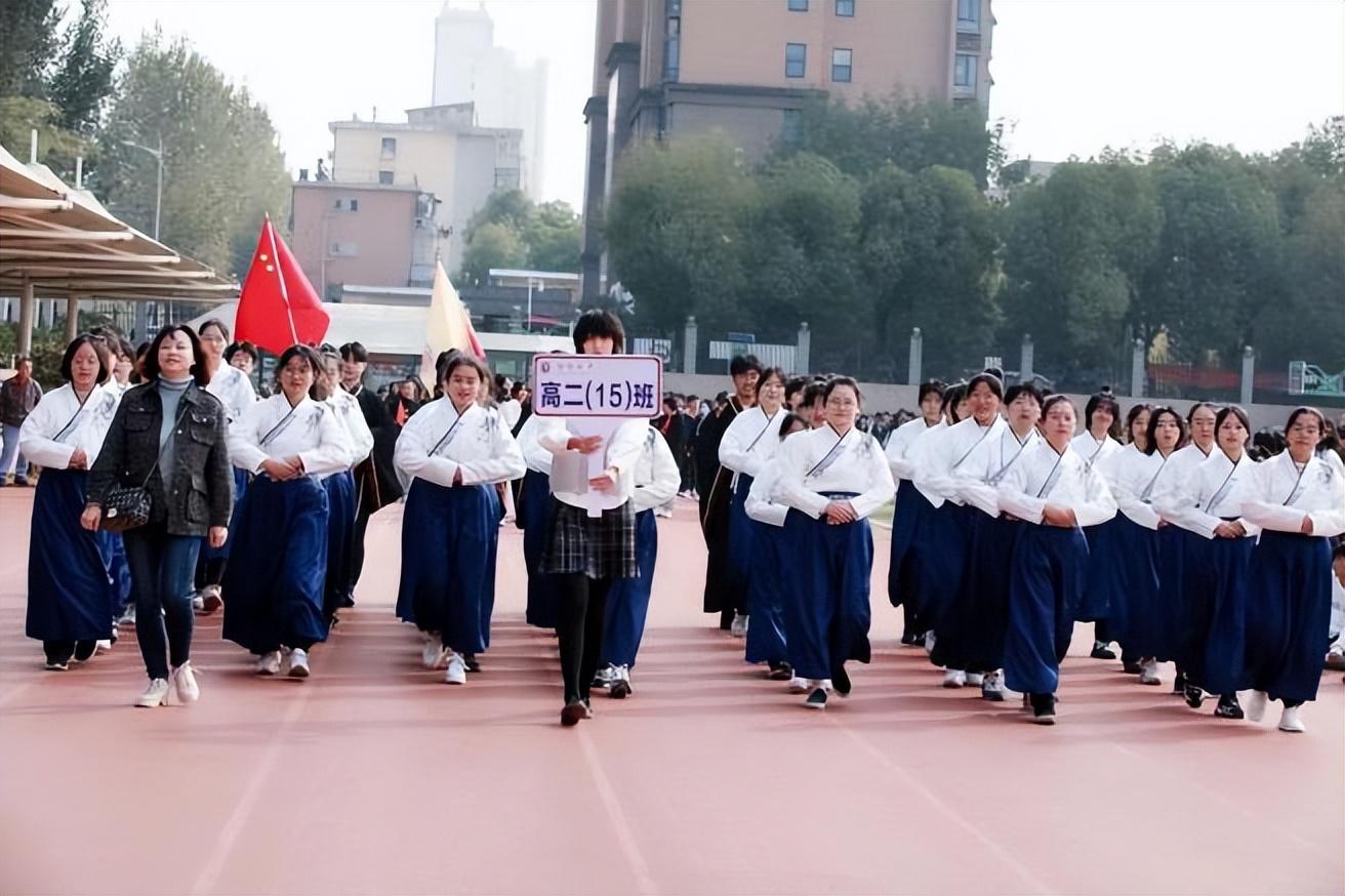 我眼中的二中｜2023届15班王赛雅：感恩母校，不失不忘(图3)