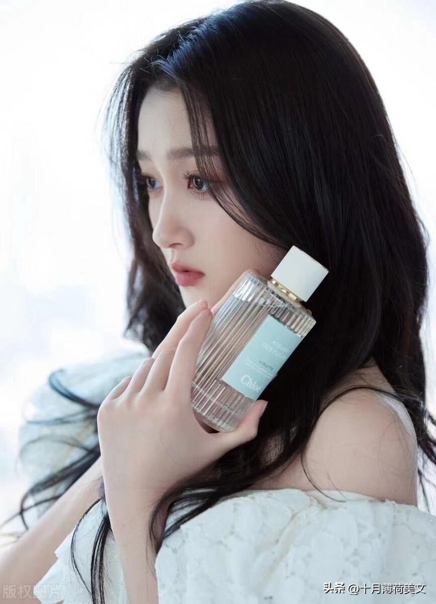 30句朋友圈晒自拍用的高质量文案(图2)