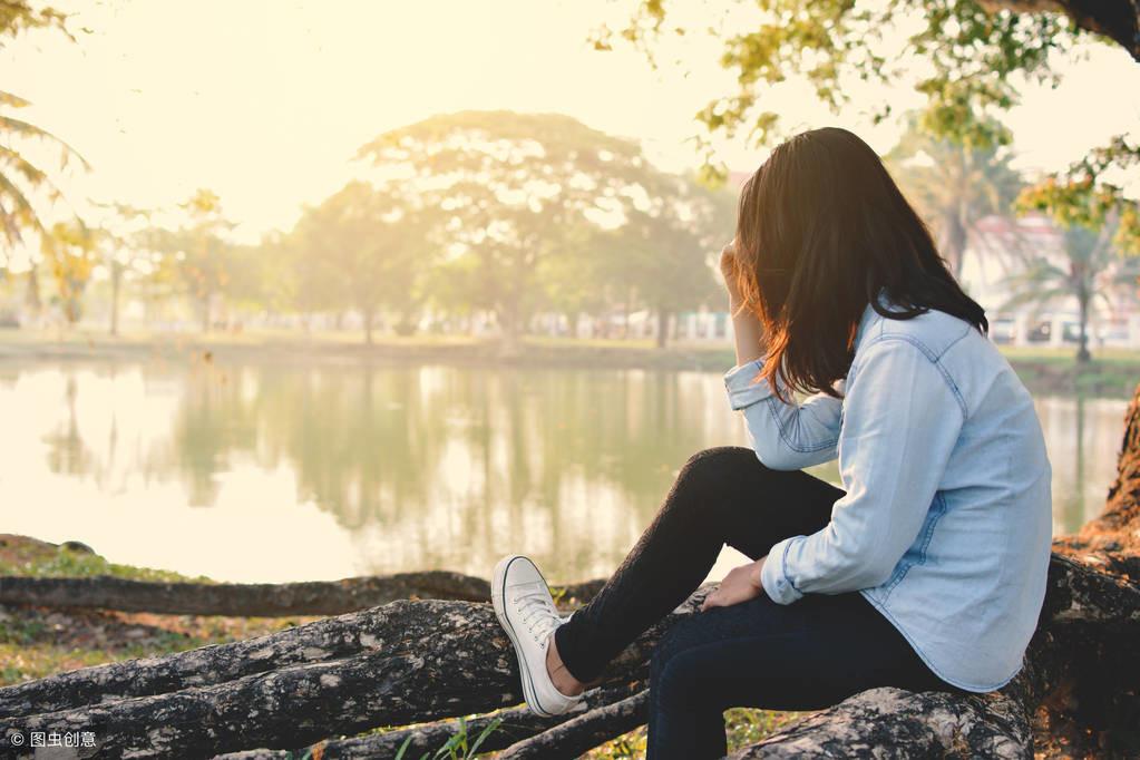 爱的太累想放手的说说，句句伤心无奈，送给有故事的你(图2)