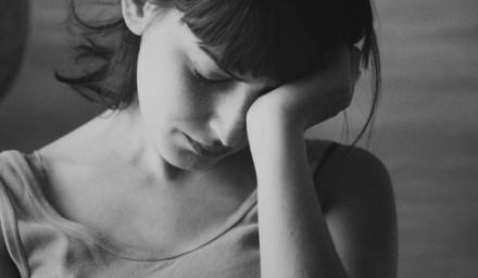 一个人心累想放手的说说，句句伤感失落，看完好想哭！(图3)