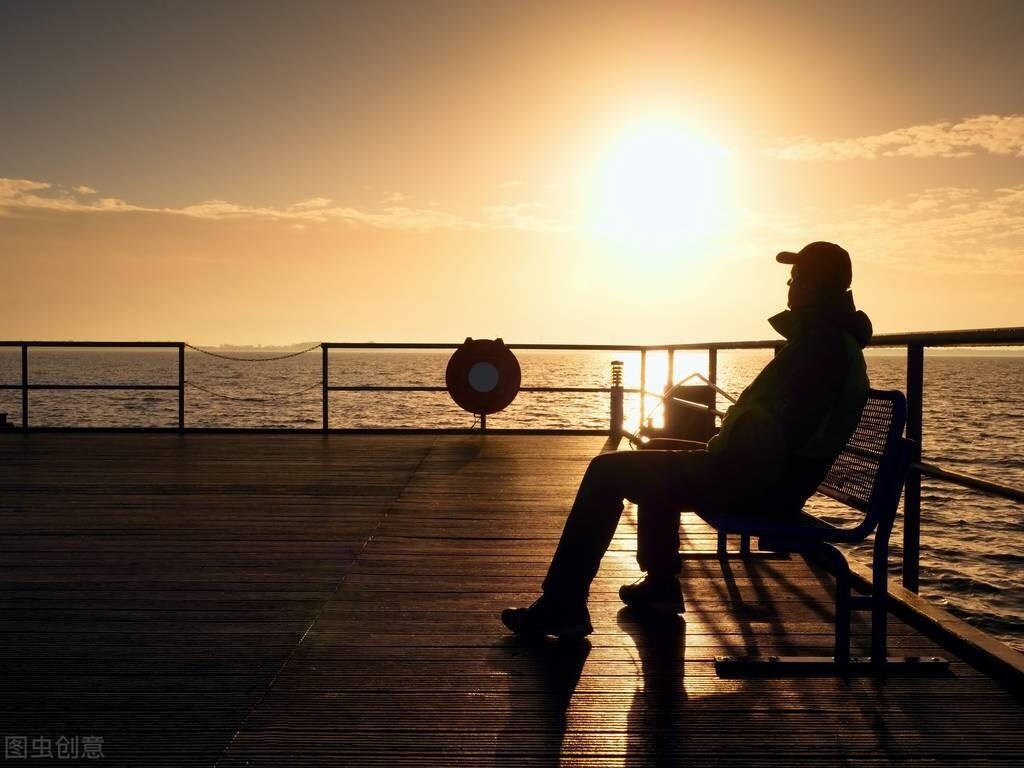 等我们老了，两鬓霜花，就回乡下老家去(图1)