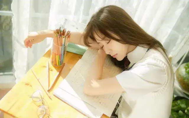 如果有一天，我不再爱你，不再打扰你，不是我无情，是我累了(图2)