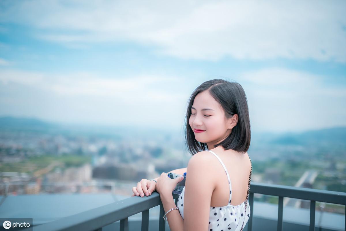 遇见你只是一瞬间，错过你却是一辈子 （伤感爱情美文句子欣赏）(图4)