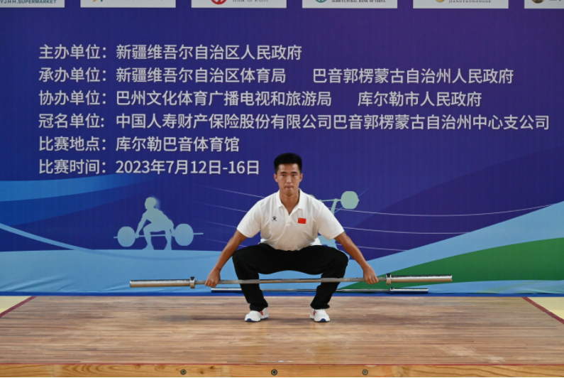 库尔勒：举重健儿背后的故事(图2)