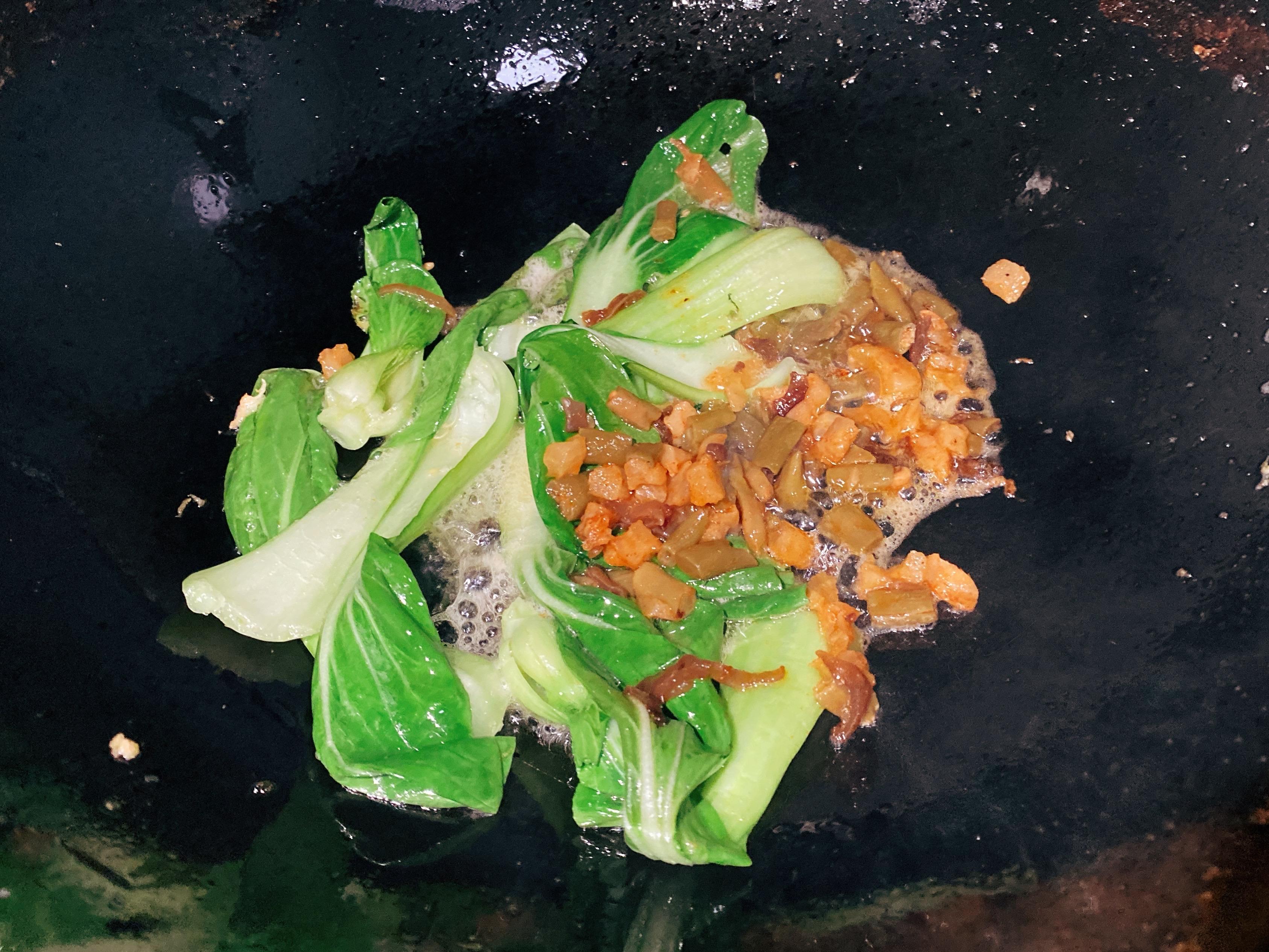 除了煮,竟然还能炒?爆炒柳州螺蛳粉,让我们一起臭味相投吧(图4) 除了煮,竟然还能炒?爆炒柳州螺蛳粉,让我们一起臭味相投吧(图4)