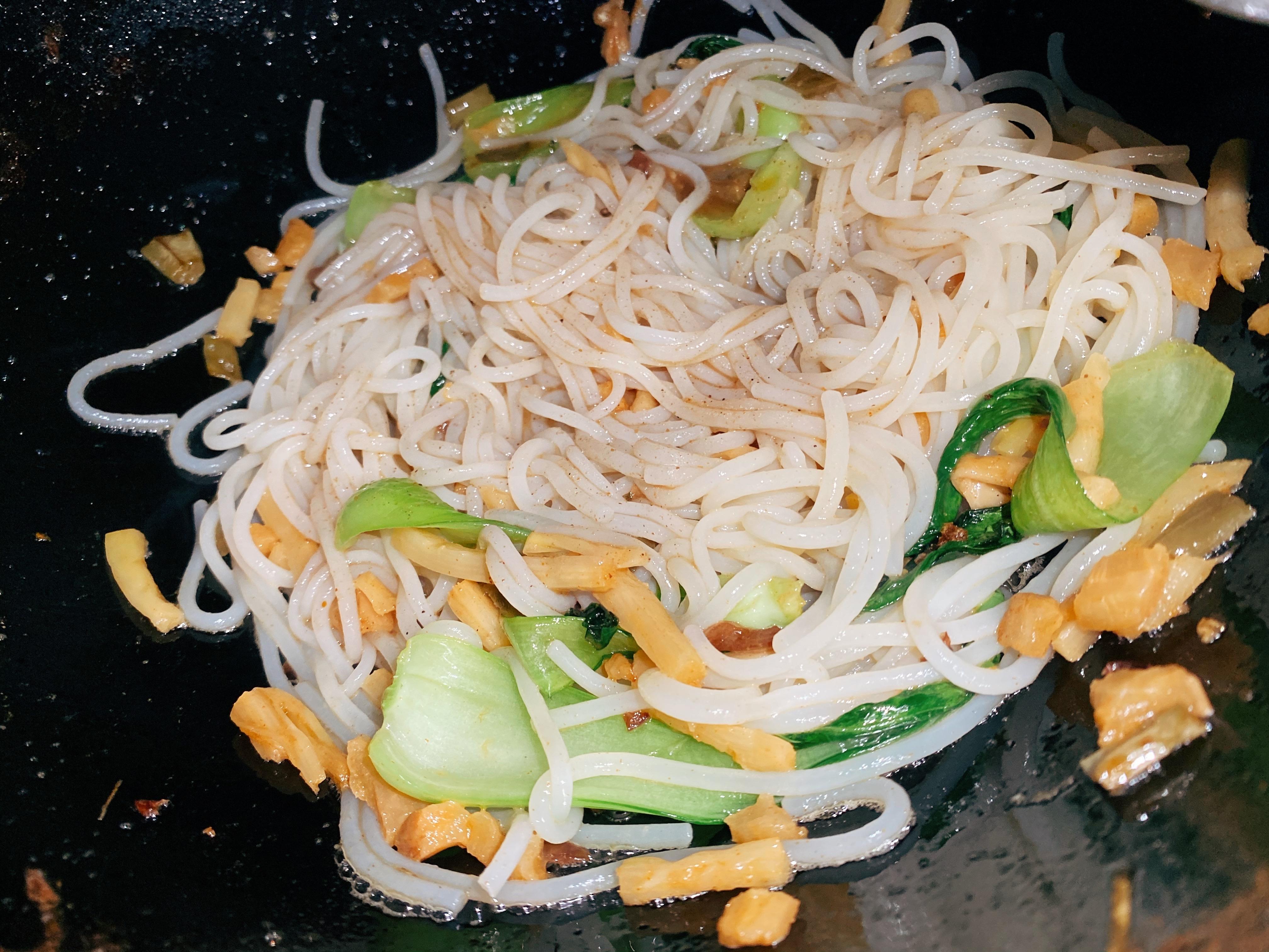 除了煮，竟然还能炒？爆炒柳州螺蛳粉，让我们一起臭味相投吧(图7)