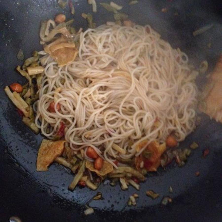 螺蛳粉不止是煮着吃，炒的更香(图10)
